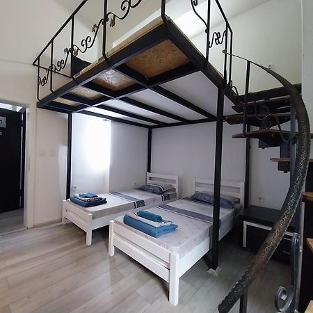 Dm Hostel And Apartments Skopje Ngoại thất bức ảnh