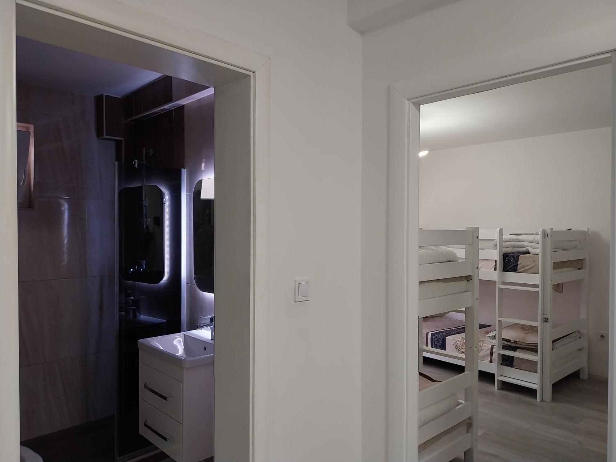 Dm Hostel And Apartments Skopje Ngoại thất bức ảnh
