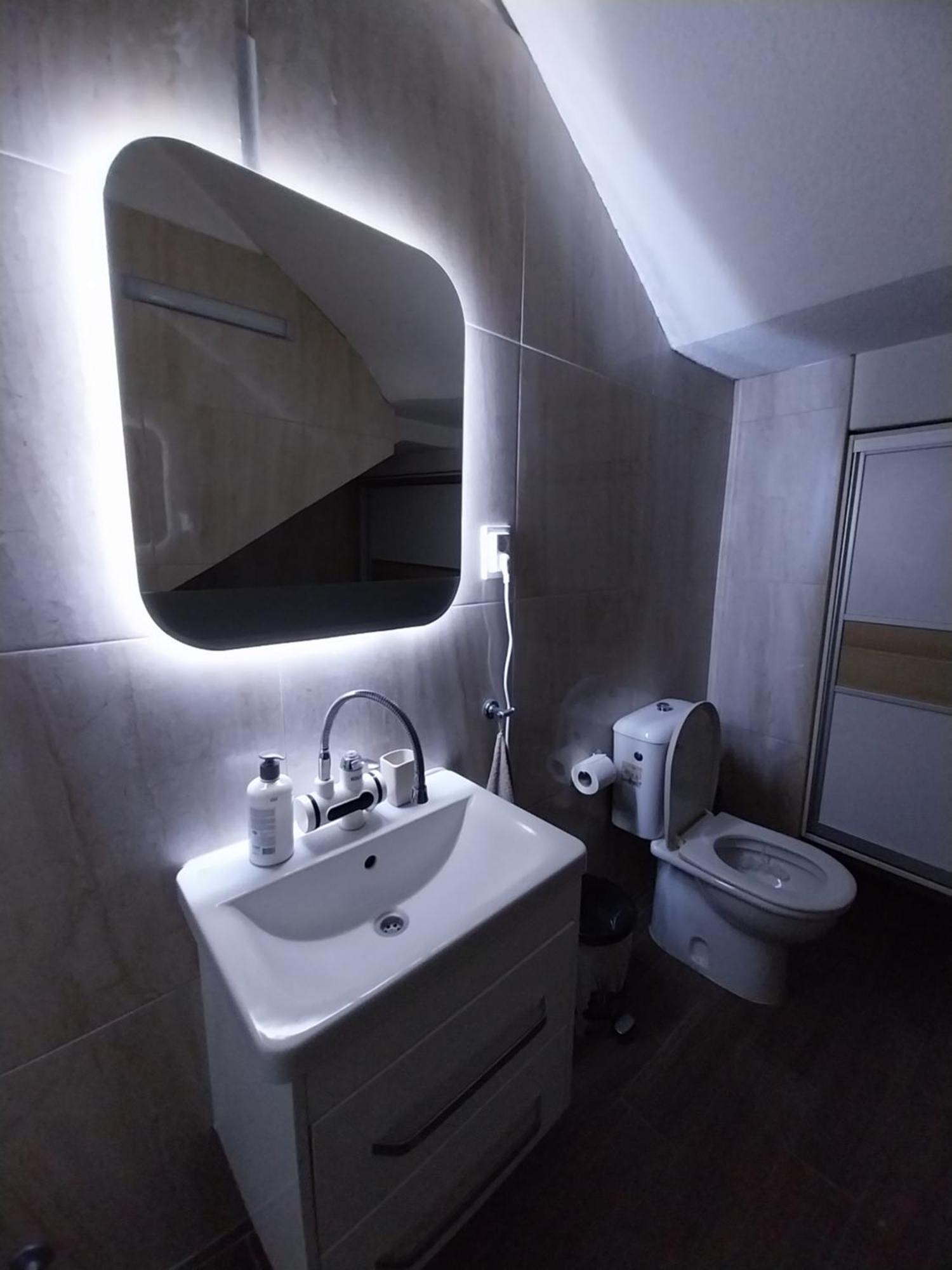 Dm Hostel And Apartments Skopje Ngoại thất bức ảnh