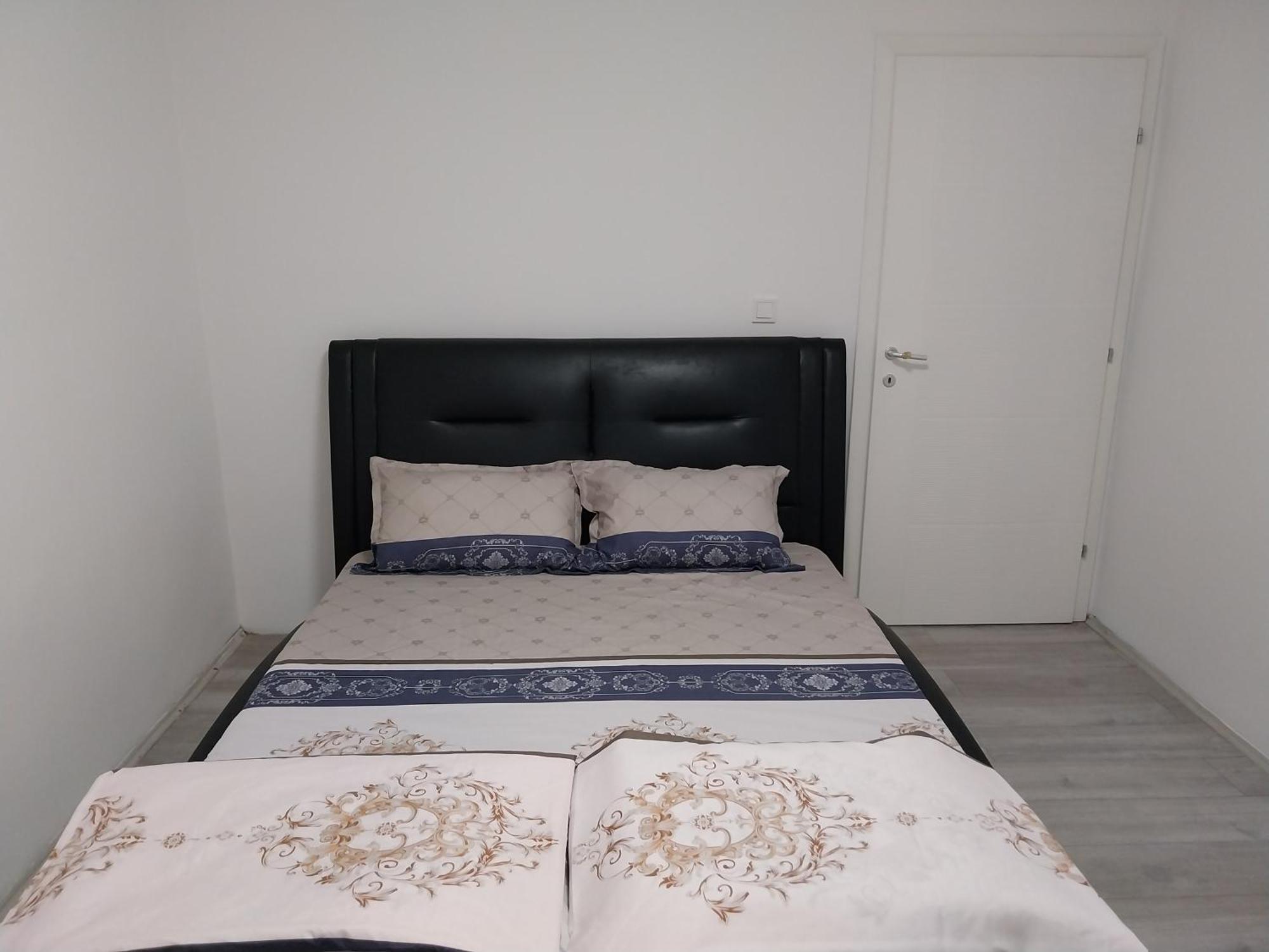 Dm Hostel And Apartments Skopje Ngoại thất bức ảnh